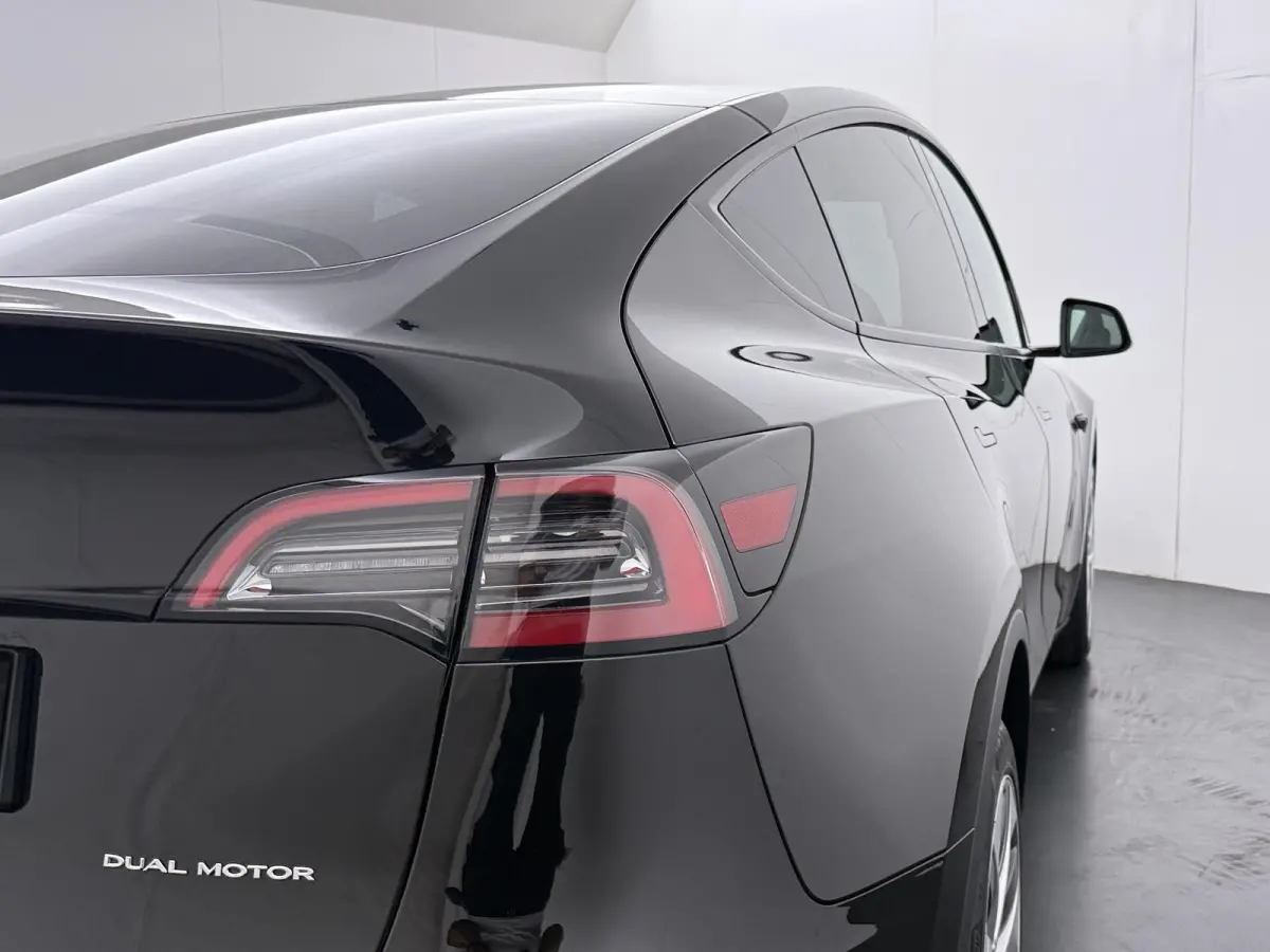Long Range AWD 75 kWh | Basic Autopilot | Panoramadak |