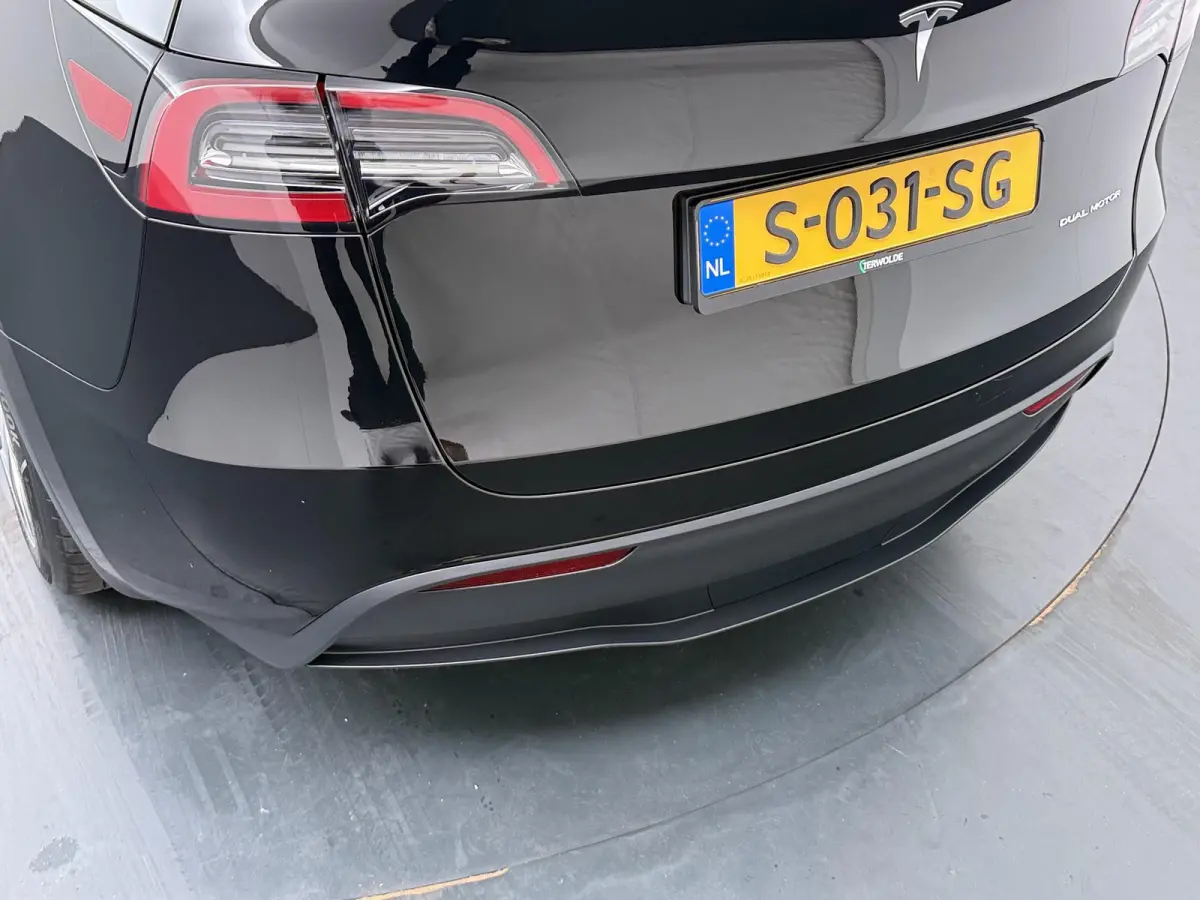 Long Range AWD 75 kWh | Basic Autopilot | Panoramadak |