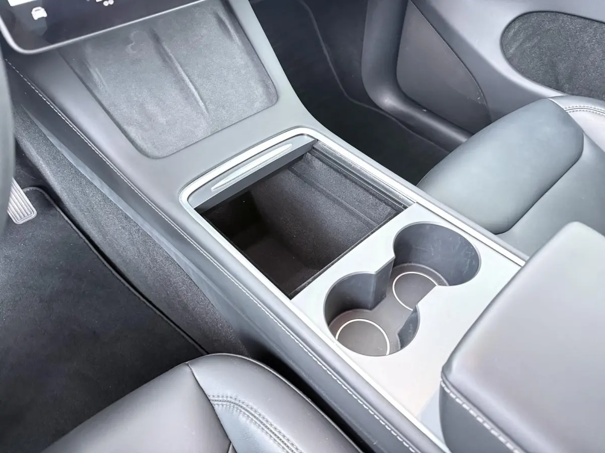 Long Range AWD 75 kWh | Basic Autopilot | Panoramadak |
