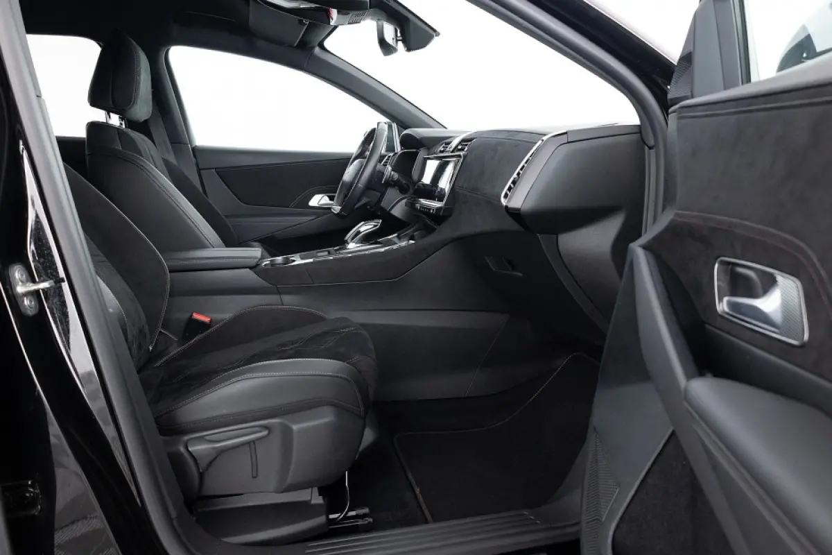 E-Tense 225 Performance Line | Full LED | ECC | Half LEDER