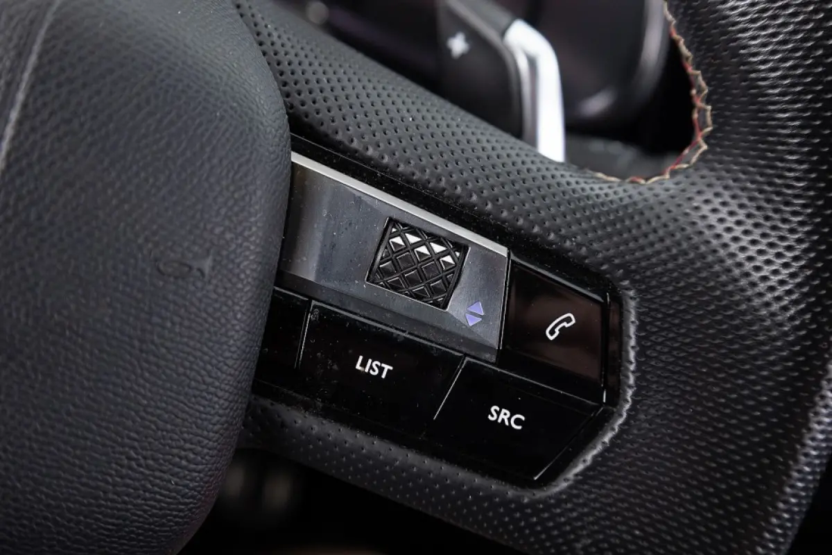 E-Tense 225 Performance Line | Full LED | ECC | Half LEDER