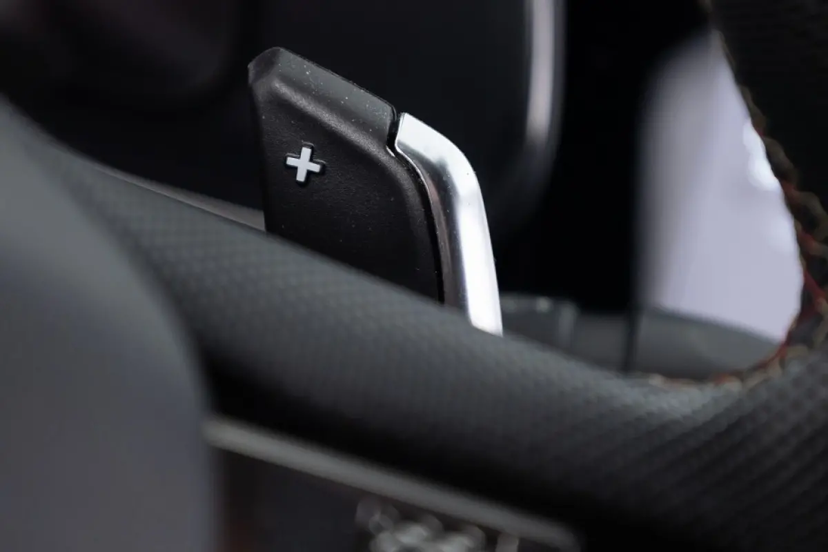 E-Tense 225 Performance Line | Full LED | ECC | Half LEDER