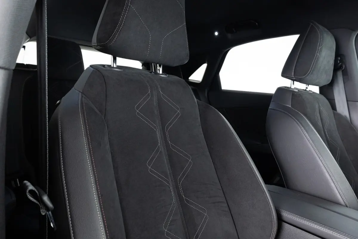 E-Tense 225 Performance Line | Full LED | ECC | Half LEDER