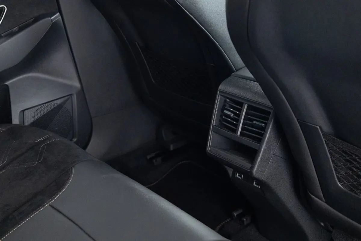 E-Tense 225 Performance Line | Full LED | ECC | Half LEDER