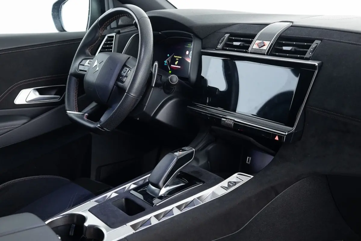 E-Tense 225 Performance Line | Full LED | ECC | Half LEDER