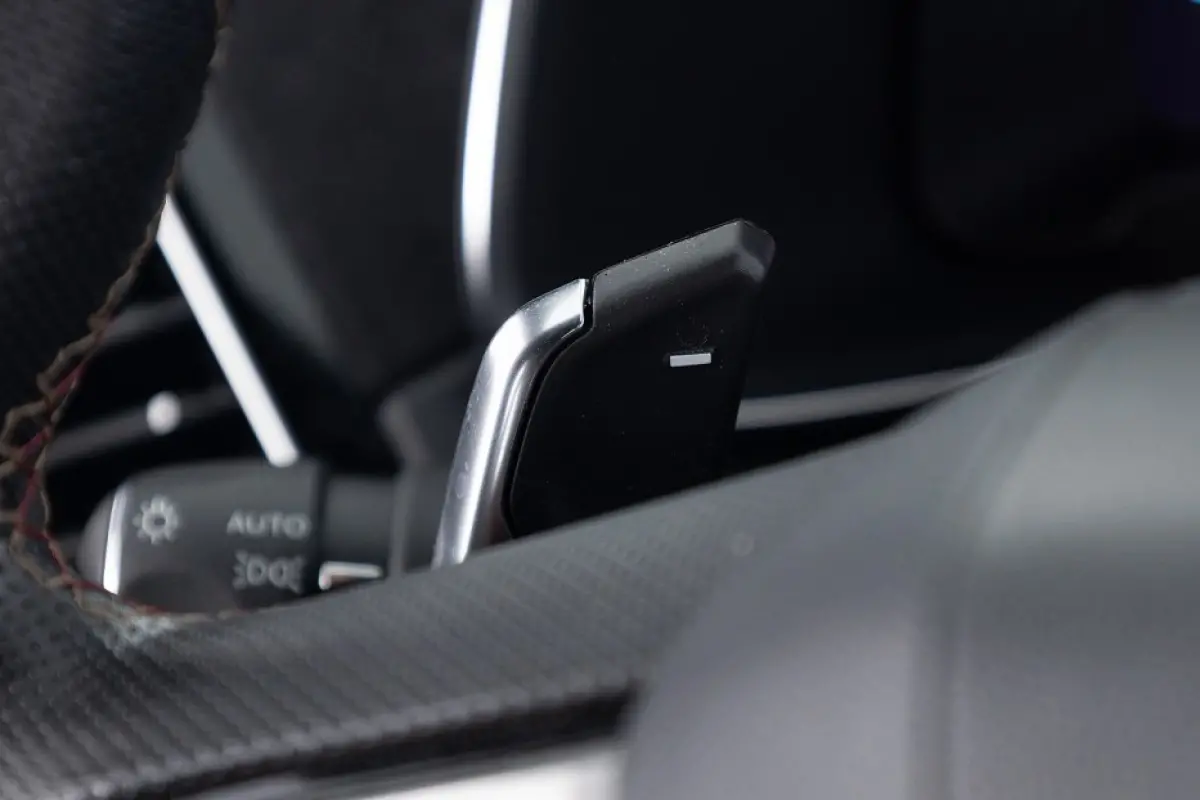 E-Tense 225 Performance Line | Full LED | ECC | Half LEDER