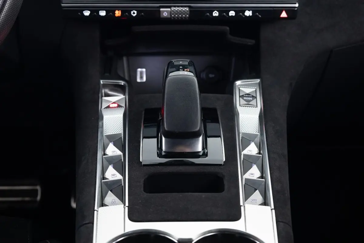 E-Tense 225 Performance Line | Full LED | ECC | Half LEDER