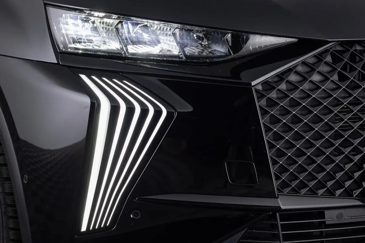 E-Tense 225 Performance Line | Full LED | ECC | Half LEDER
