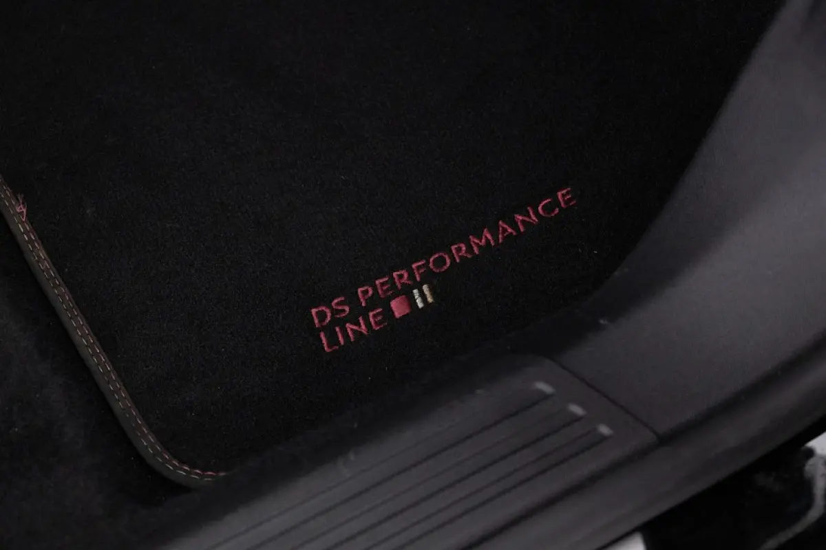 E-Tense 225 Performance Line | Full LED | ECC | Half LEDER