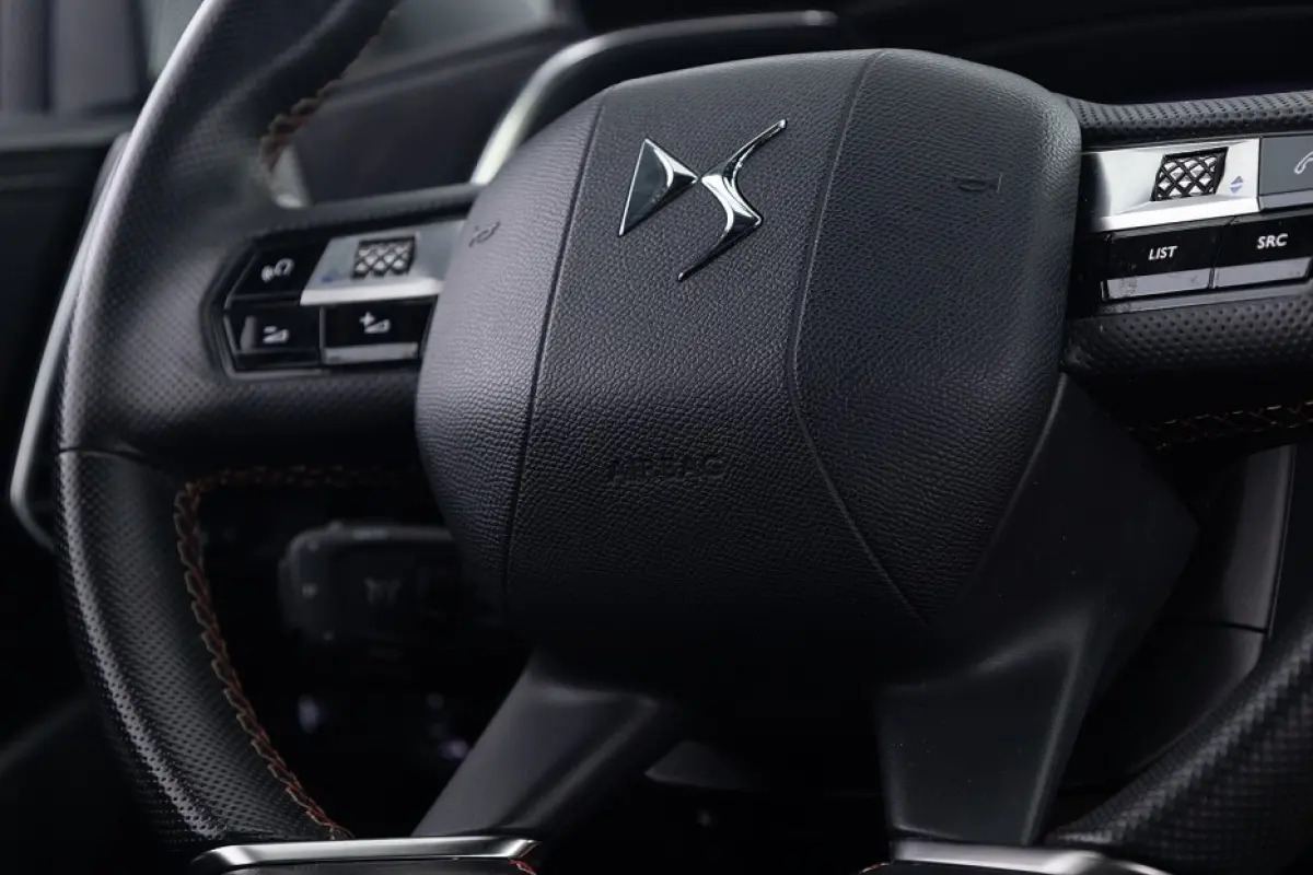 E-Tense 225 Performance Line | Full LED | ECC | Half LEDER