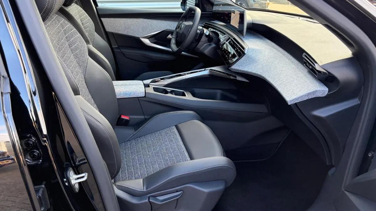 1.2 HYBRID 145PK ALLURE AUTOMAAT / NAVI / LEDER / CLIMA / FULL-LED / 19" LMV / KEYLESS / CAMERA / CRUISECONTROL / ORG. NL. !!