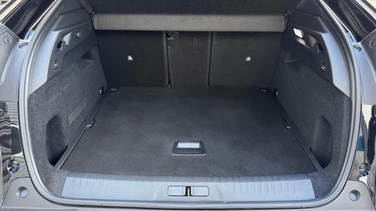 1.2 HYBRID 145PK ALLURE AUTOMAAT / NAVI / LEDER / CLIMA / FULL-LED / 19" LMV / KEYLESS / CAMERA / CRUISECONTROL / ORG. NL. !!