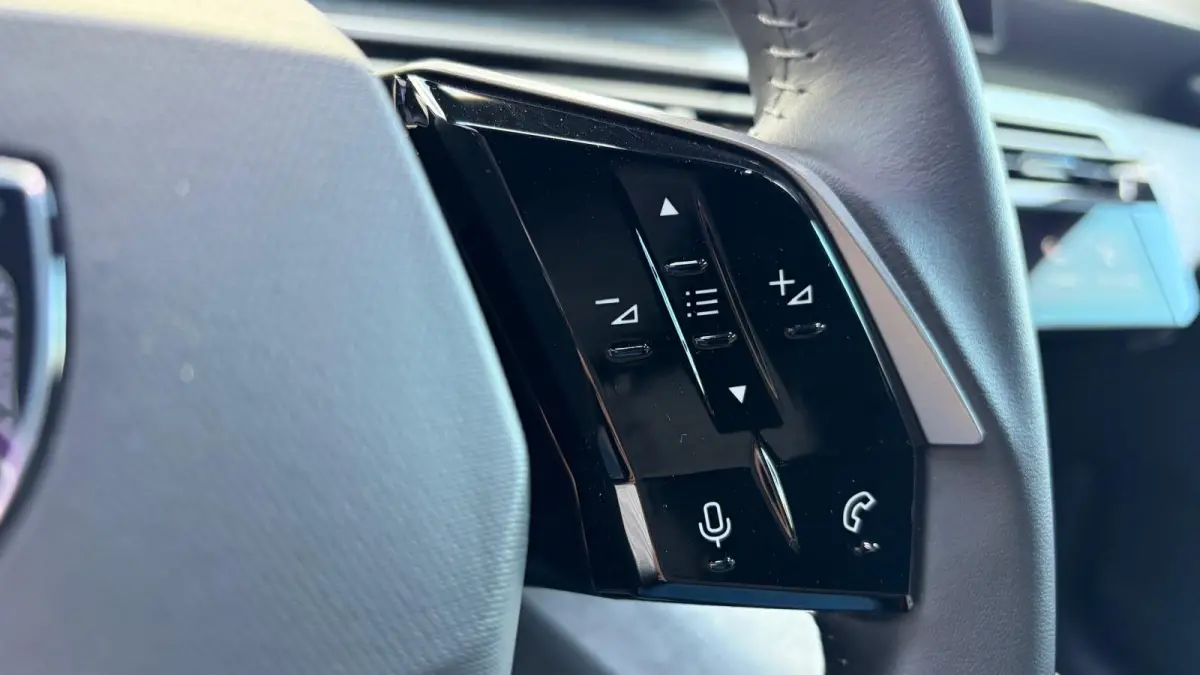 1.2 HYBRID 145PK ALLURE AUTOMAAT / NAVI / LEDER / CLIMA / FULL-LED / 19" LMV / KEYLESS / CAMERA / CRUISECONTROL / ORG. NL. !!