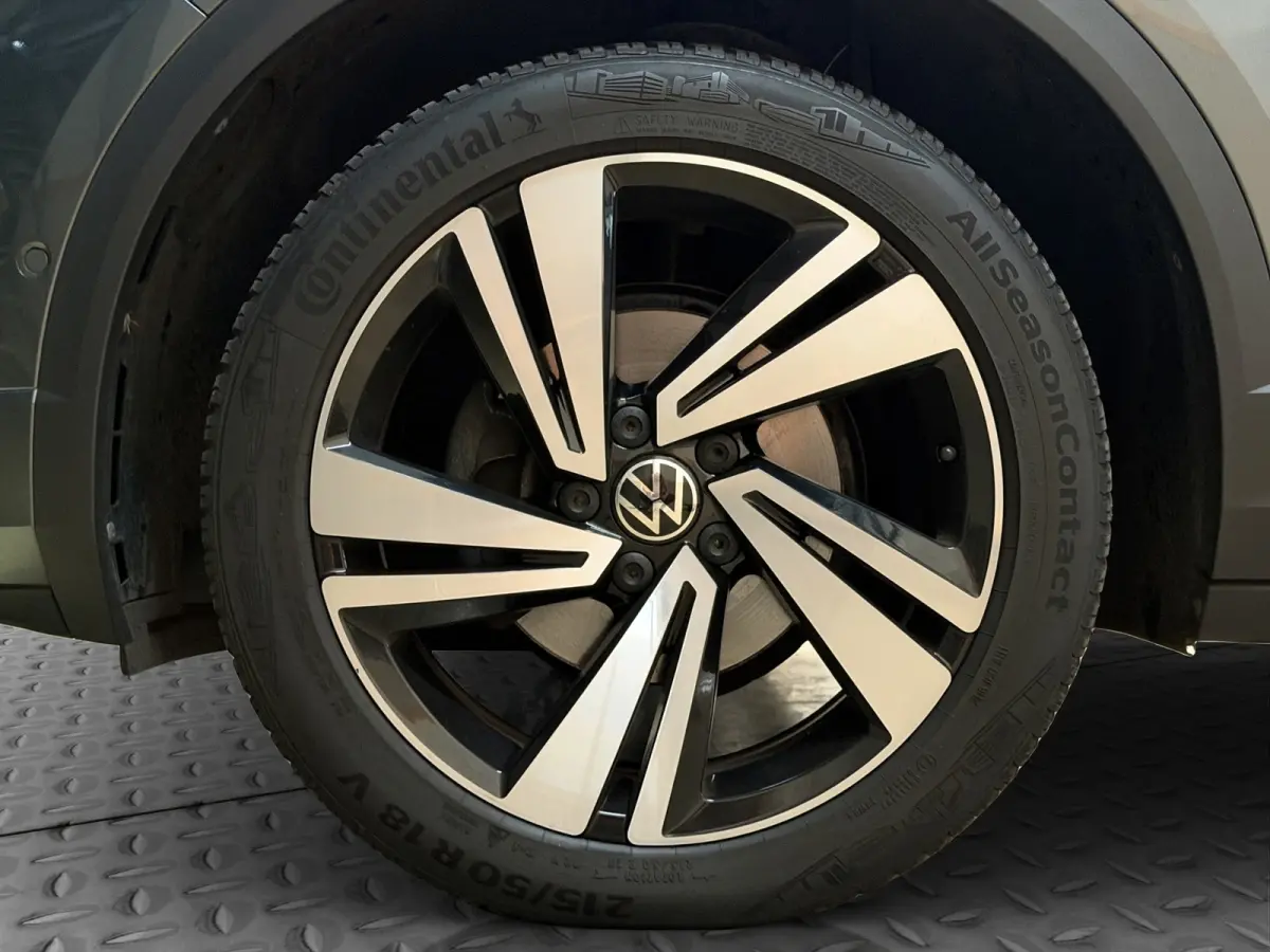 1.5 TSI R-Line Business+ |Massage|IQ.Light|ACC|DCC|Navi|