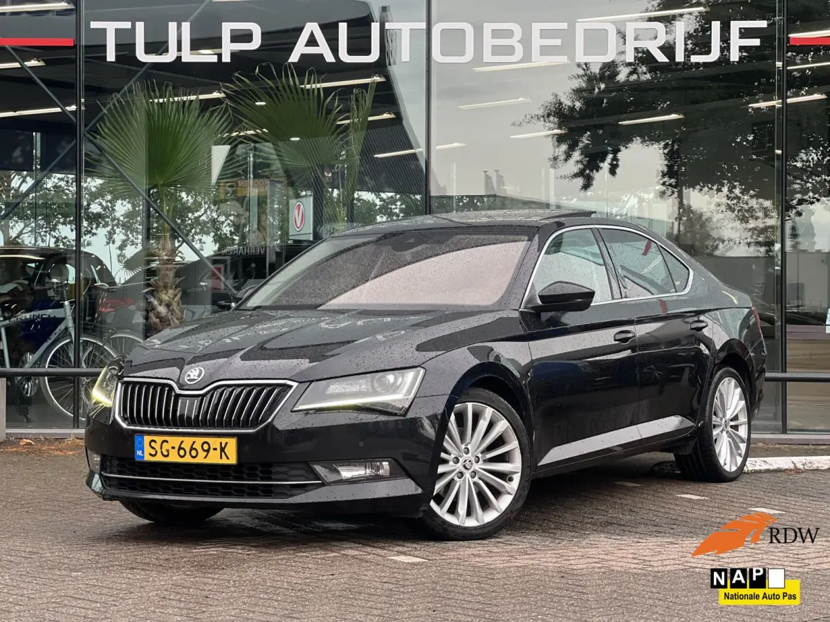 Škoda Superb 2018 Benzine Automatisch leasen