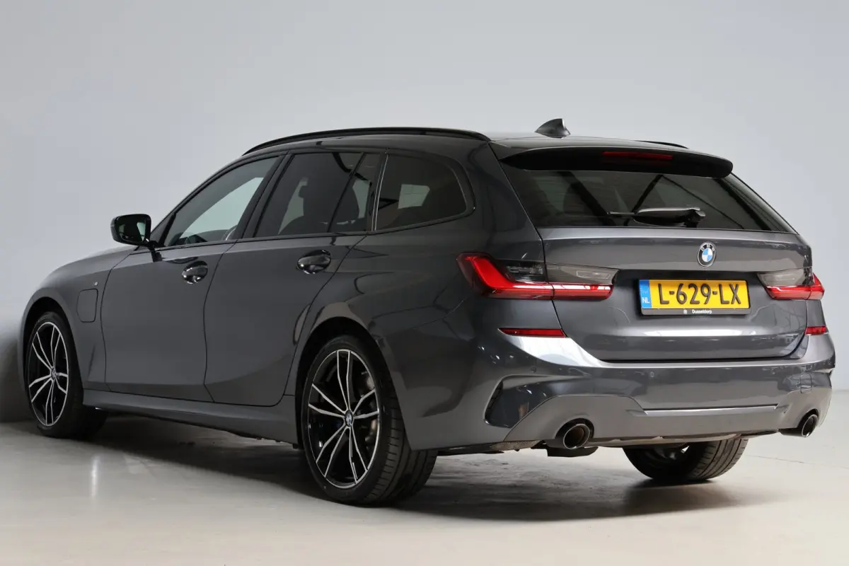320e M-sport ShadowLine | panoramadak | head-up | harmankardon | laser led | 1e eigenaar | BTW