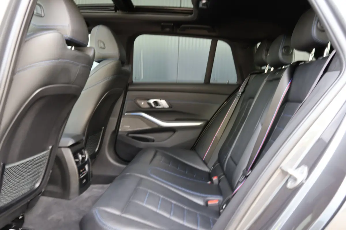320e M-sport ShadowLine | panoramadak | head-up | harmankardon | laser led | 1e eigenaar | BTW