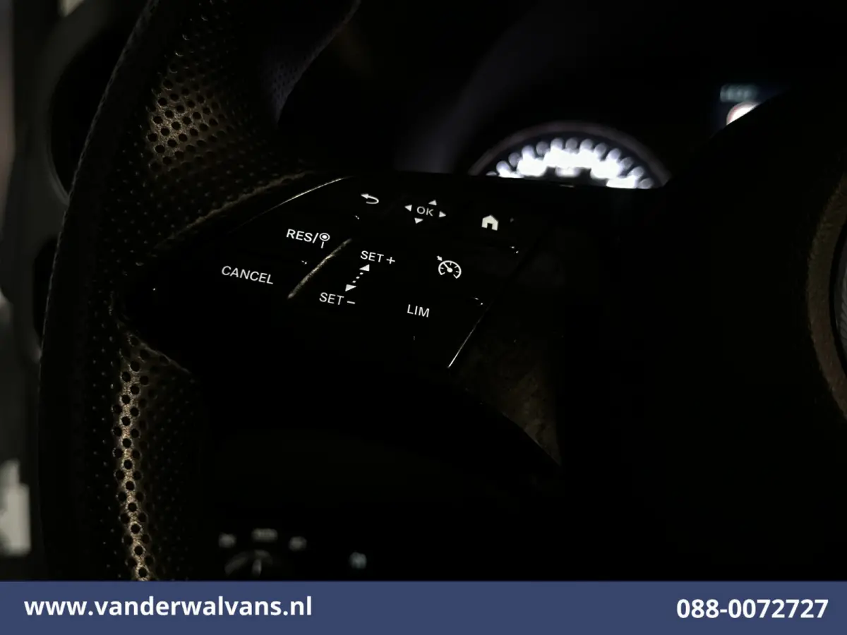 116 CDI 164pk L2H1 2025 Model Euro6 Airco | Camera | XXL MBUX | Navigatie | Adaptieve Cruisecontrol | Stoelverwarming Parkeersensoren, Bijrijdersbank