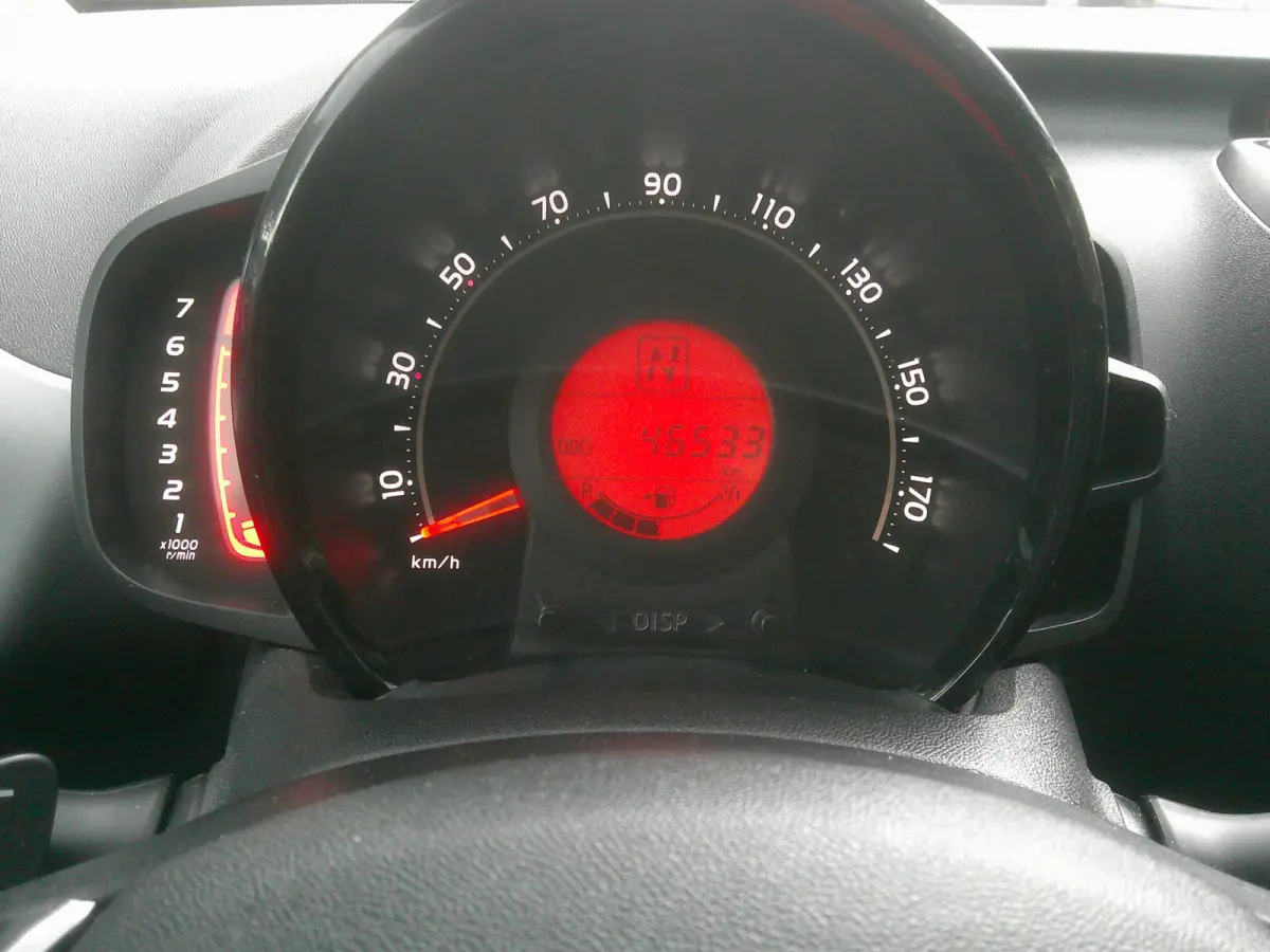 1.0 VVT-i x-play X-Shift Automaat