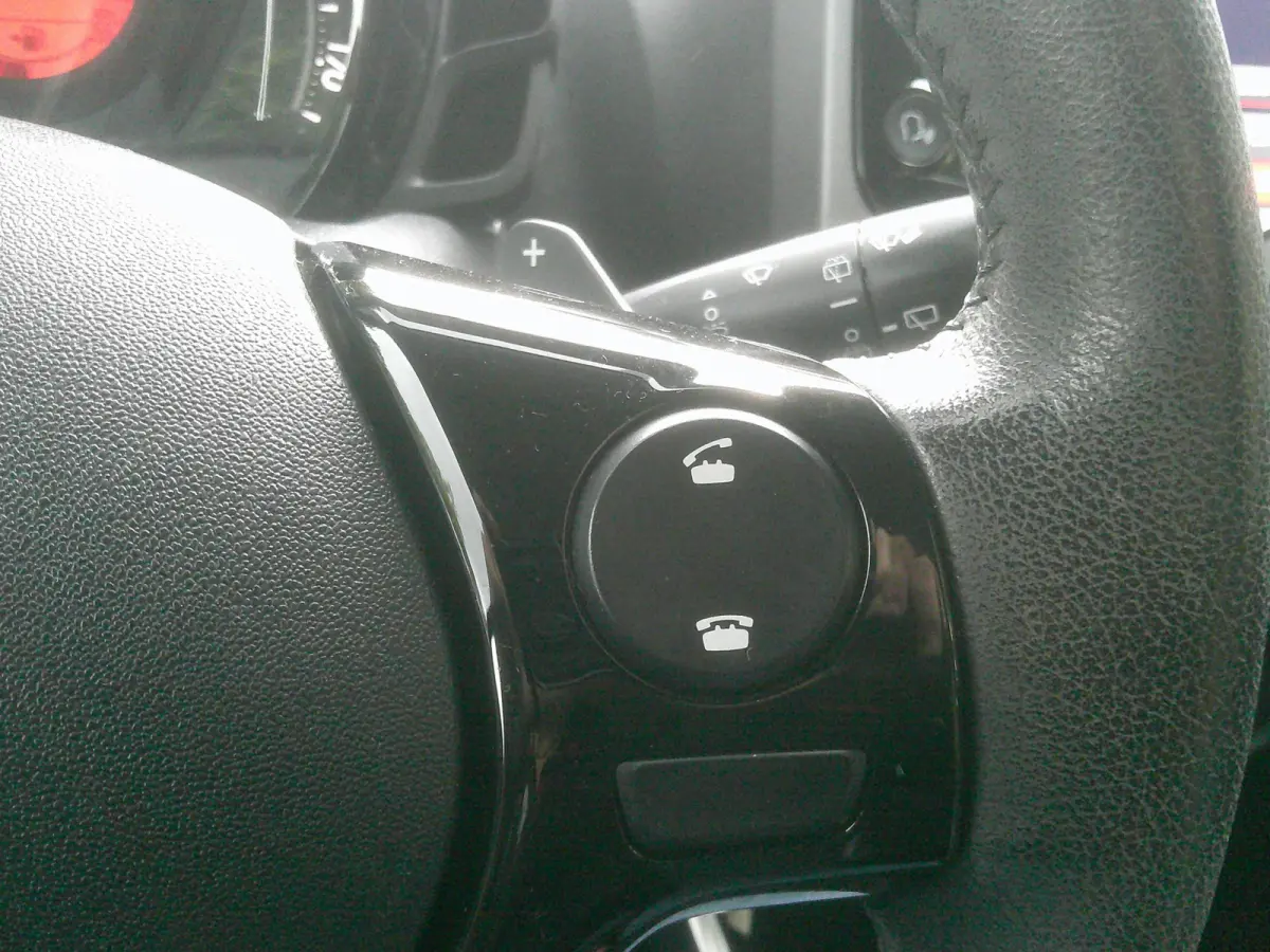 1.0 VVT-i x-play X-Shift Automaat