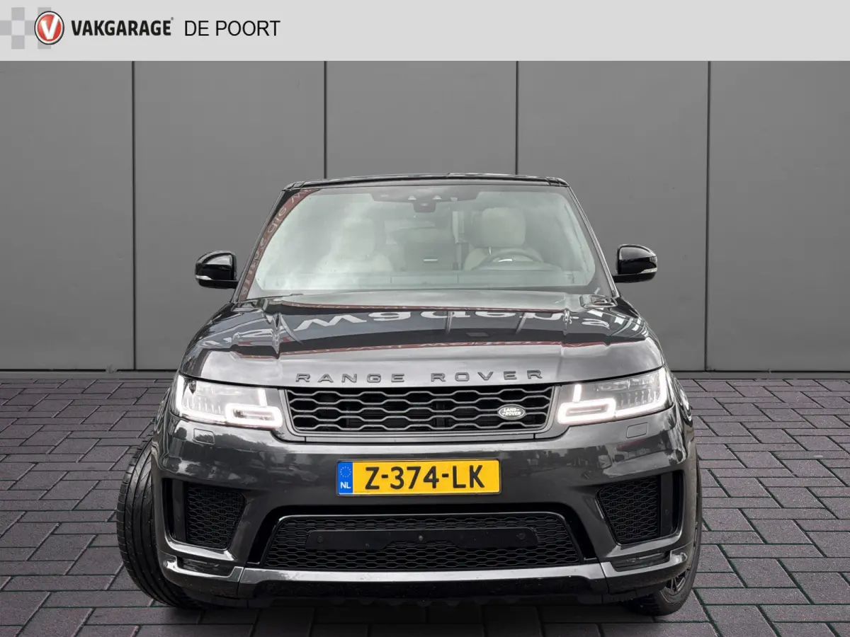 P400 HST | 23'' | Pano | Stoelvent. | Trekhaak | Two tone inter. | Carbon