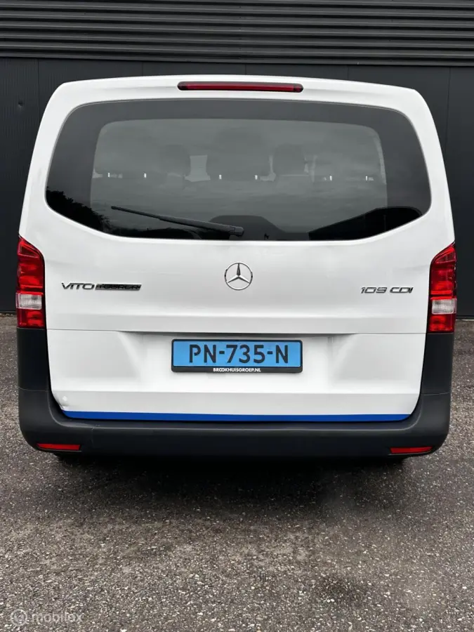 109 BlueTEC Base Extra Lang / 9 Pax.