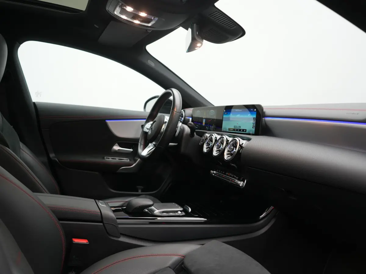 200 Business Solution AMG 164pk Dealer O.H. | Panodak | Camera | Multi Beam LED | Alcantara Sportstoelen Memory & Verwarmd | Sfeerverlichting | Keyless | Apple Carplay | Cruise Control | Nav