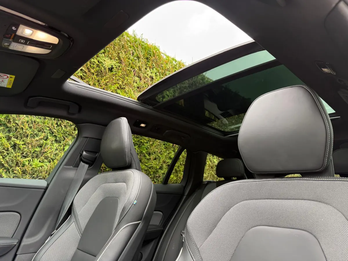 T8 Plug-in hybrid AWD Plus Dark | Panoramadak | 360 Camera | Head up display | Harman/Kardon | Stoel/Stuur Verwarming