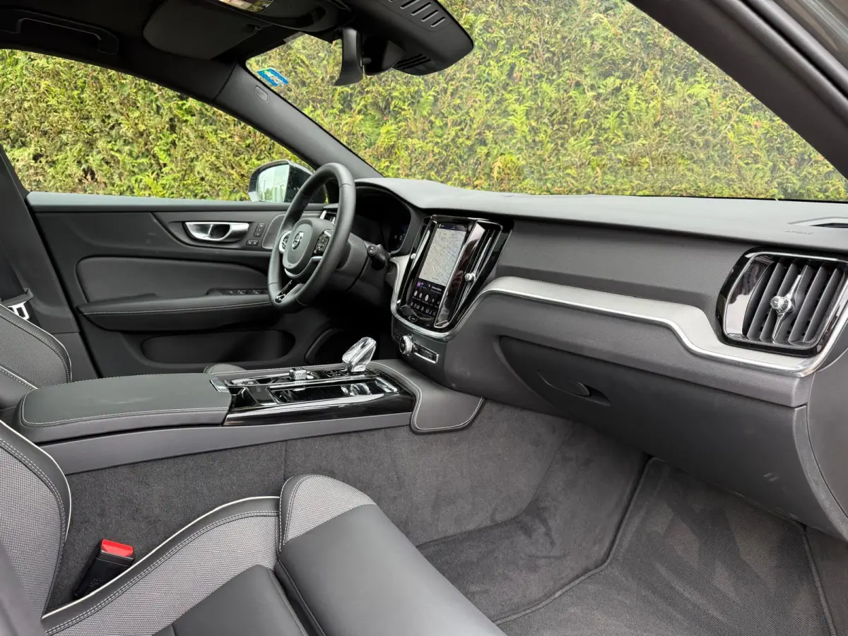 T8 Plug-in hybrid AWD Plus Dark | Panoramadak | 360 Camera | Head up display | Harman/Kardon | Stoel/Stuur Verwarming