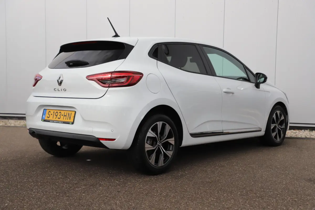 1.0 TCe 90 Evolution 16 inch LMV Donkere Ramen Navigatie Carplay Rijstrooksensor Parkeersensor