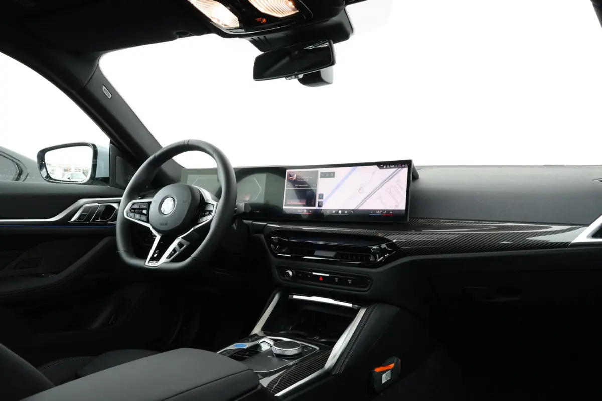 eDrive40 M Sport Edition 84 kWh | Sport Pakket Pro | M-Adaptief Onderstel | Schuif/Kantel Dak | Harman Kardon | Driving Assistant Professional | Parking Assistant Plus |