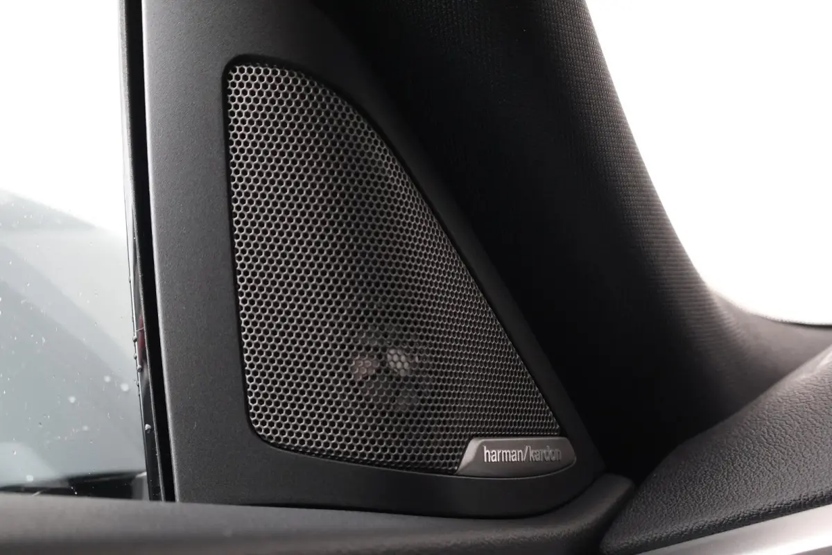 eDrive40 M Sport Edition 84 kWh | Sport Pakket Pro | M-Adaptief Onderstel | Schuif/Kantel Dak | Harman Kardon | Driving Assistant Professional | Parking Assistant Plus |