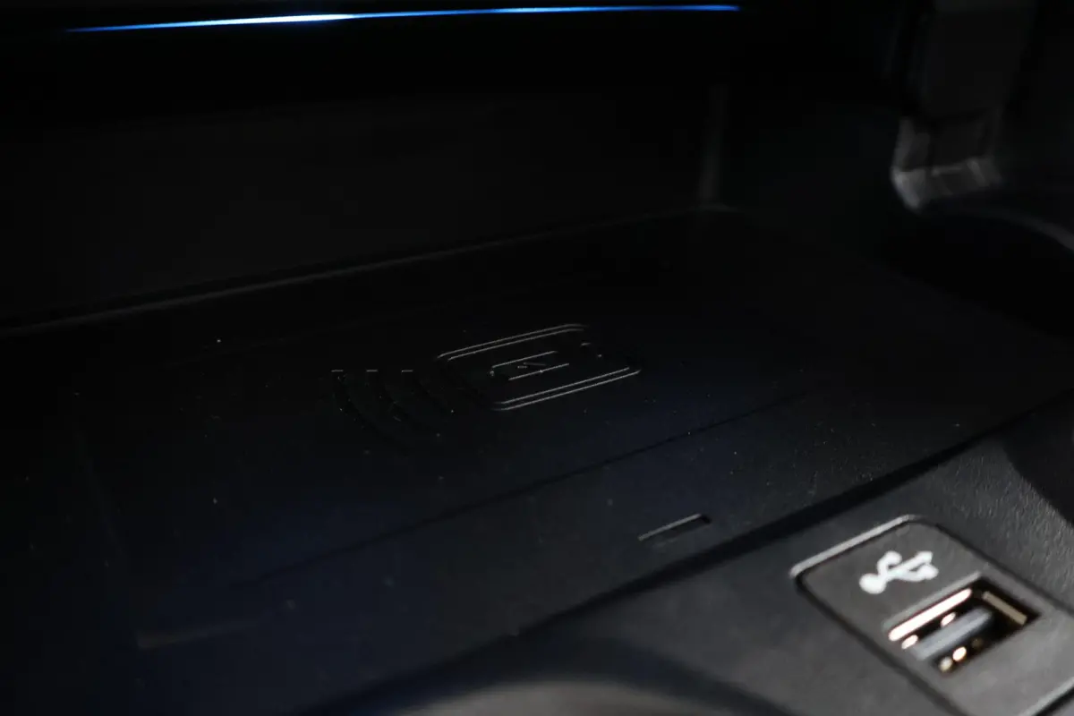 eDrive40 M Sport Edition 84 kWh | Sport Pakket Pro | M-Adaptief Onderstel | Schuif/Kantel Dak | Harman Kardon | Driving Assistant Professional | Parking Assistant Plus |