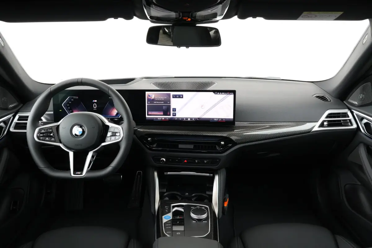eDrive40 M Sport Edition 84 kWh | Sport Pakket Pro | M-Adaptief Onderstel | Schuif/Kantel Dak | Harman Kardon | Driving Assistant Professional | Parking Assistant Plus |