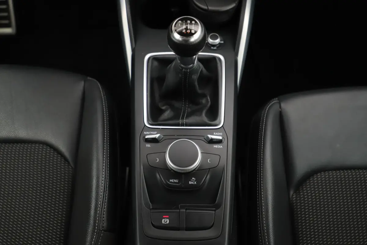 30 TFSI Sport S line Edition Navigatie Climate Cruise Control Bluetooth LED Parkeersensor