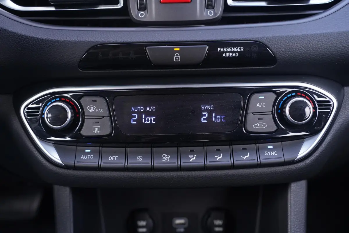 1.0 T-GDi MHEV Comfort Smart Apple Carplay Navi Airco Achteruitrijcamera Stuur/Stoelverwarming