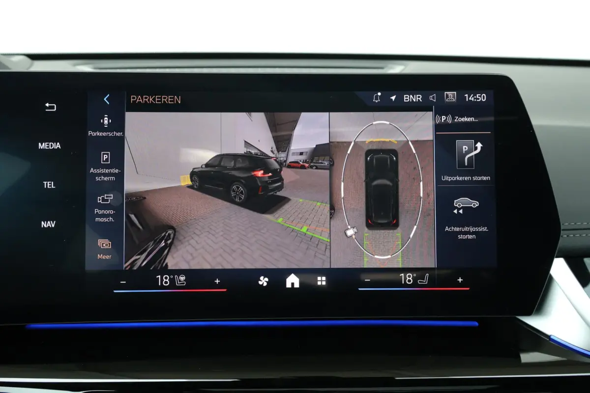 eDrive20 67 kWh M Sport Edition | Sport Pakket Pro | Panorama Dak | Stuur & Stoelverwarming | Driving Assistant Professional | Parking Assistant Plus | Head-Up | Harman Kardon | Elektr. Stoe