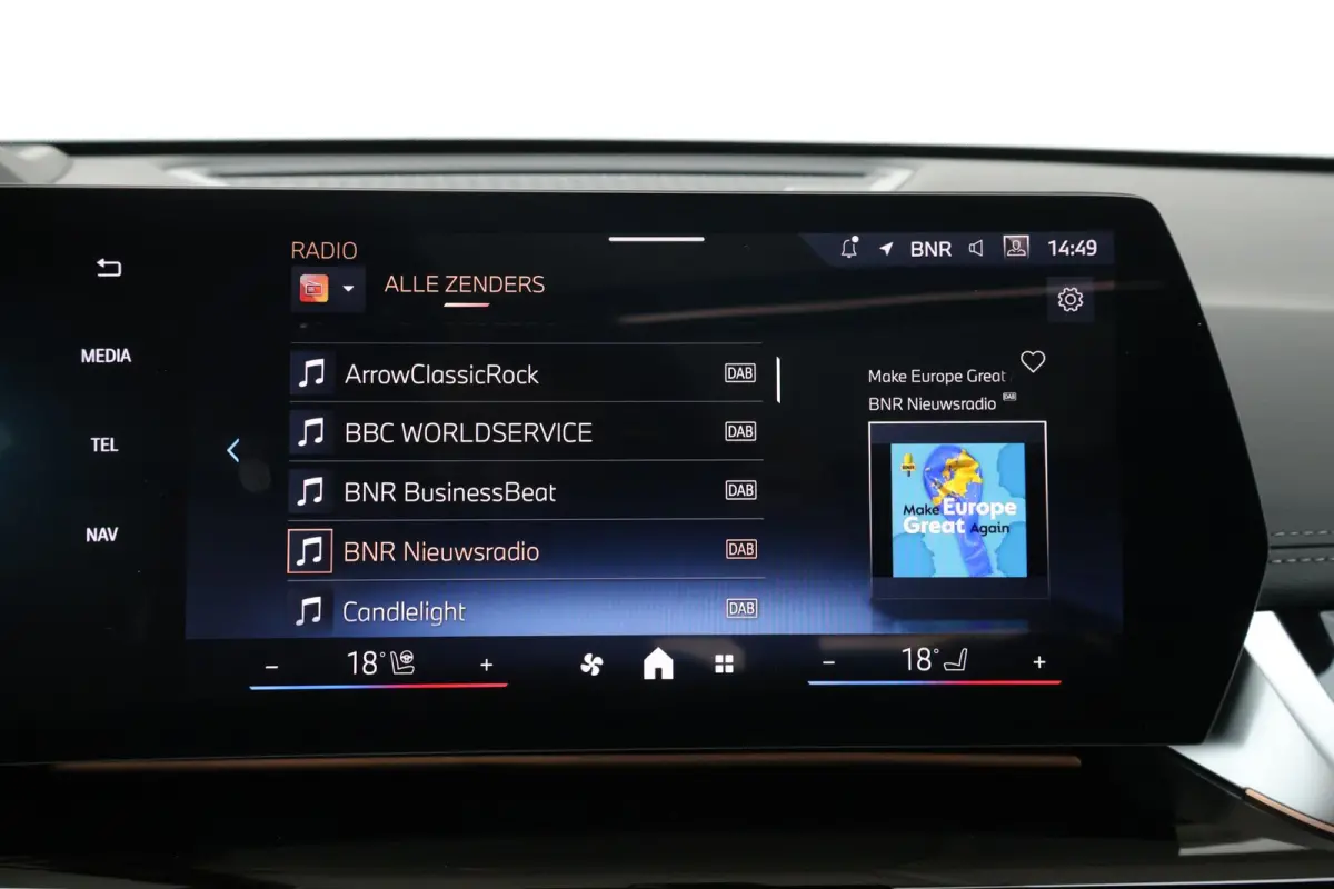 eDrive20 67 kWh M Sport Edition | Sport Pakket Pro | Panorama Dak | Stuur & Stoelverwarming | Driving Assistant Professional | Parking Assistant Plus | Head-Up | Harman Kardon | Elektr. Stoe