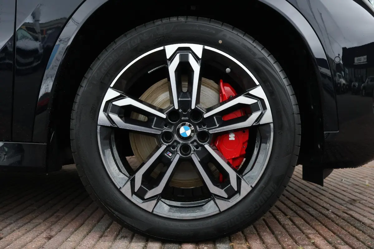 xDrive25e Optimized Edition | Sport pakket Pro | Panorama Dak | Driving Assistant Plus | Parking Assistant Plus | Head-Up | Invidual Jerez Zwart | Trekhaak | Stuur & Stoelverwarming |