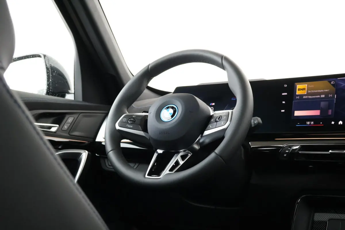 xDrive25e Optimized Edition | Sport pakket Pro | Panorama Dak | Driving Assistant Plus | Parking Assistant Plus | Head-Up | Invidual Jerez Zwart | Trekhaak | Stuur & Stoelverwarming |