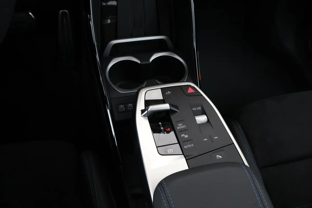 xDrive25e Optimized Edition | Sport pakket Pro | Panorama Dak | Driving Assistant Plus | Parking Assistant Plus | Head-Up | Invidual Jerez Zwart | Trekhaak | Stuur & Stoelverwarming |