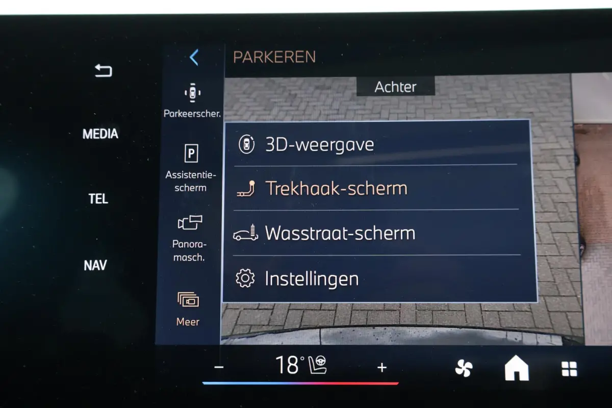xDrive25e Optimized Edition | Sport pakket Pro | Panorama Dak | Driving Assistant Plus | Parking Assistant Plus | Head-Up | Invidual Jerez Zwart | Trekhaak | Stuur & Stoelverwarming |
