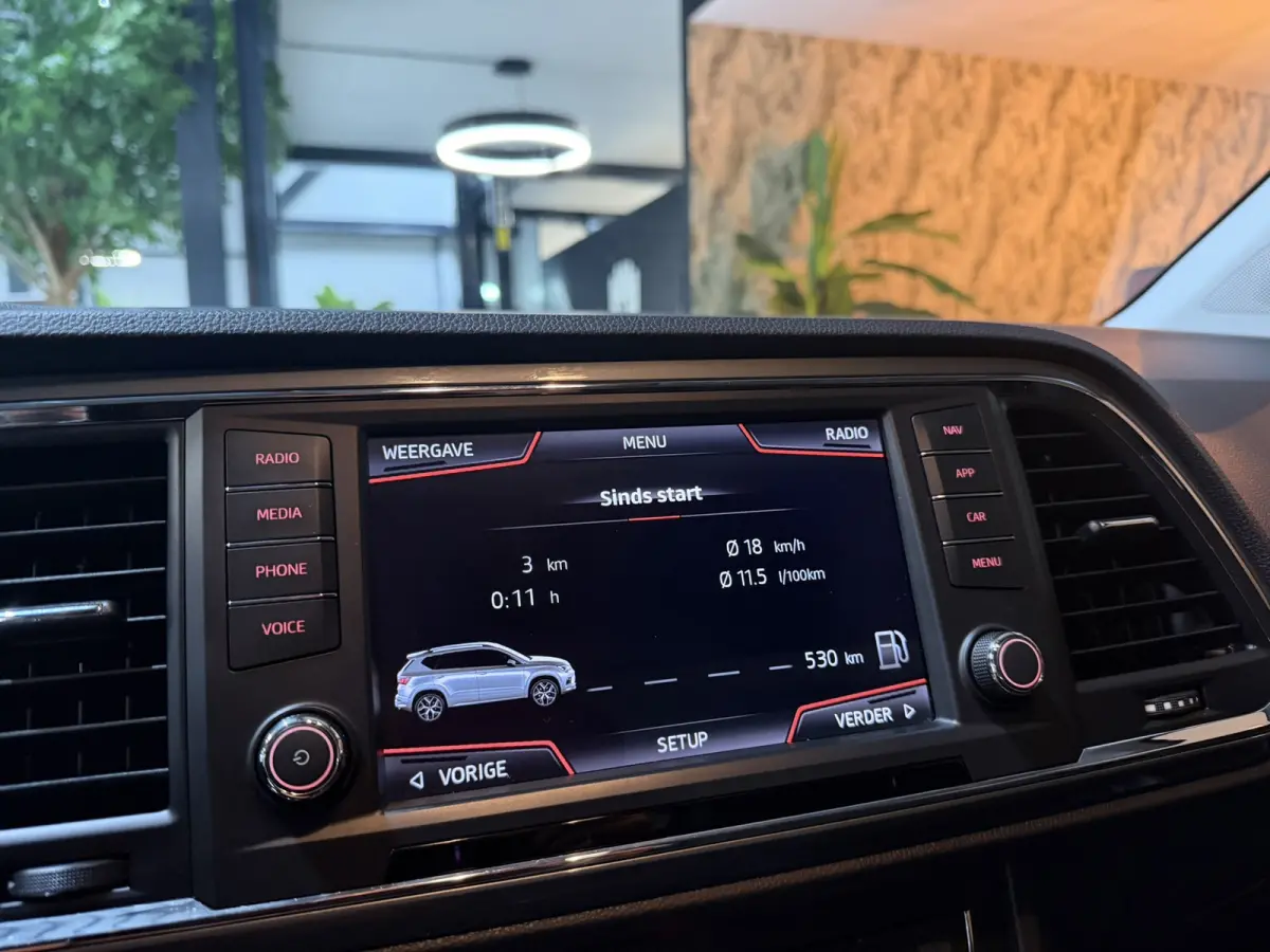 1.0 EcoTSI Style Edition|Lava Blue|Dealer Onderhouden|AllSeason|Virtual Cockpit|LED|Navi|CarPlay|Cruise|PDC|Rijklaar