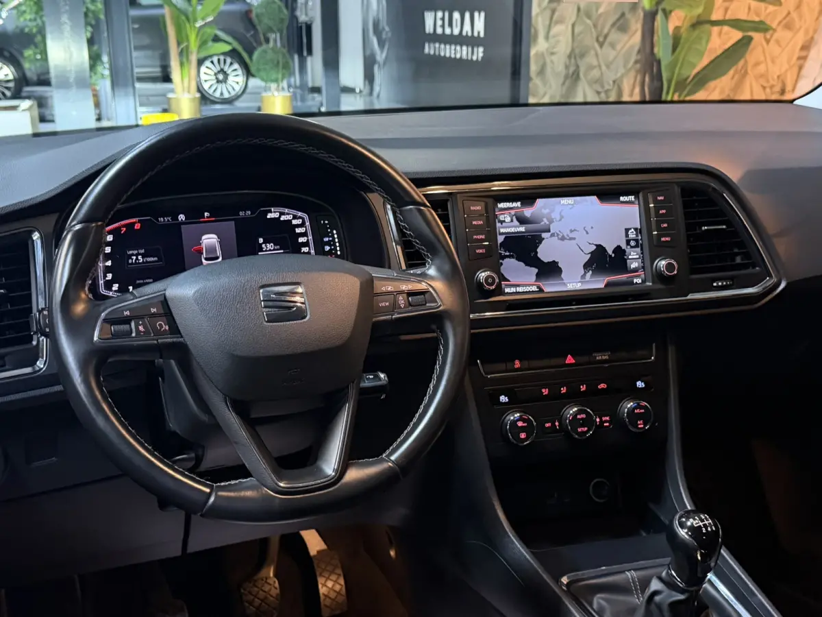 1.0 EcoTSI Style Edition|Lava Blue|Dealer Onderhouden|AllSeason|Virtual Cockpit|LED|Navi|CarPlay|Cruise|PDC|Rijklaar