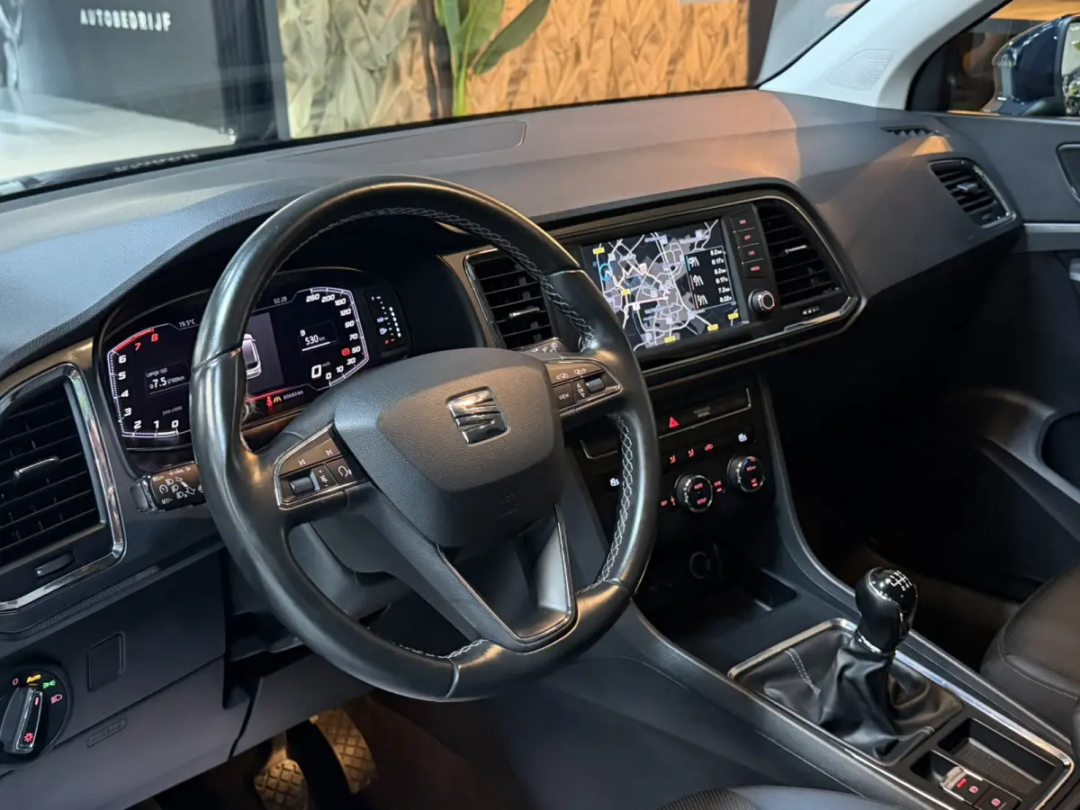 1.0 EcoTSI Style Edition|Lava Blue|Dealer Onderhouden|AllSeason|Virtual Cockpit|LED|Navi|CarPlay|Cruise|PDC|Rijklaar