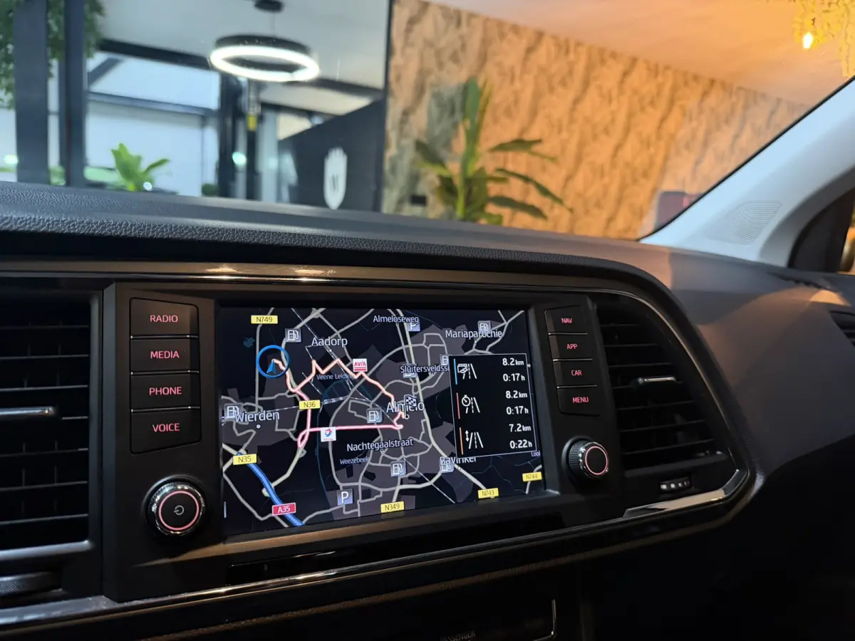 1.0 EcoTSI Style Edition|Lava Blue|Dealer Onderhouden|AllSeason|Virtual Cockpit|LED|Navi|CarPlay|Cruise|PDC|Rijklaar