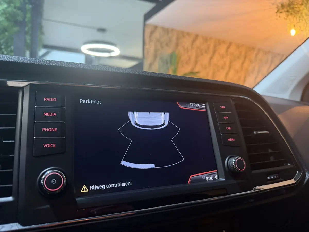 1.0 EcoTSI Style Edition|Lava Blue|Dealer Onderhouden|AllSeason|Virtual Cockpit|LED|Navi|CarPlay|Cruise|PDC|Rijklaar