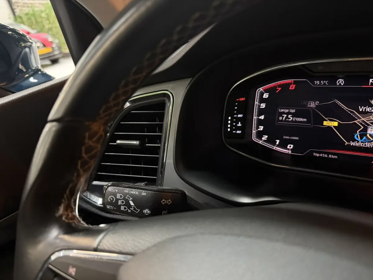 1.0 EcoTSI Style Edition|Lava Blue|Dealer Onderhouden|AllSeason|Virtual Cockpit|LED|Navi|CarPlay|Cruise|PDC|Rijklaar