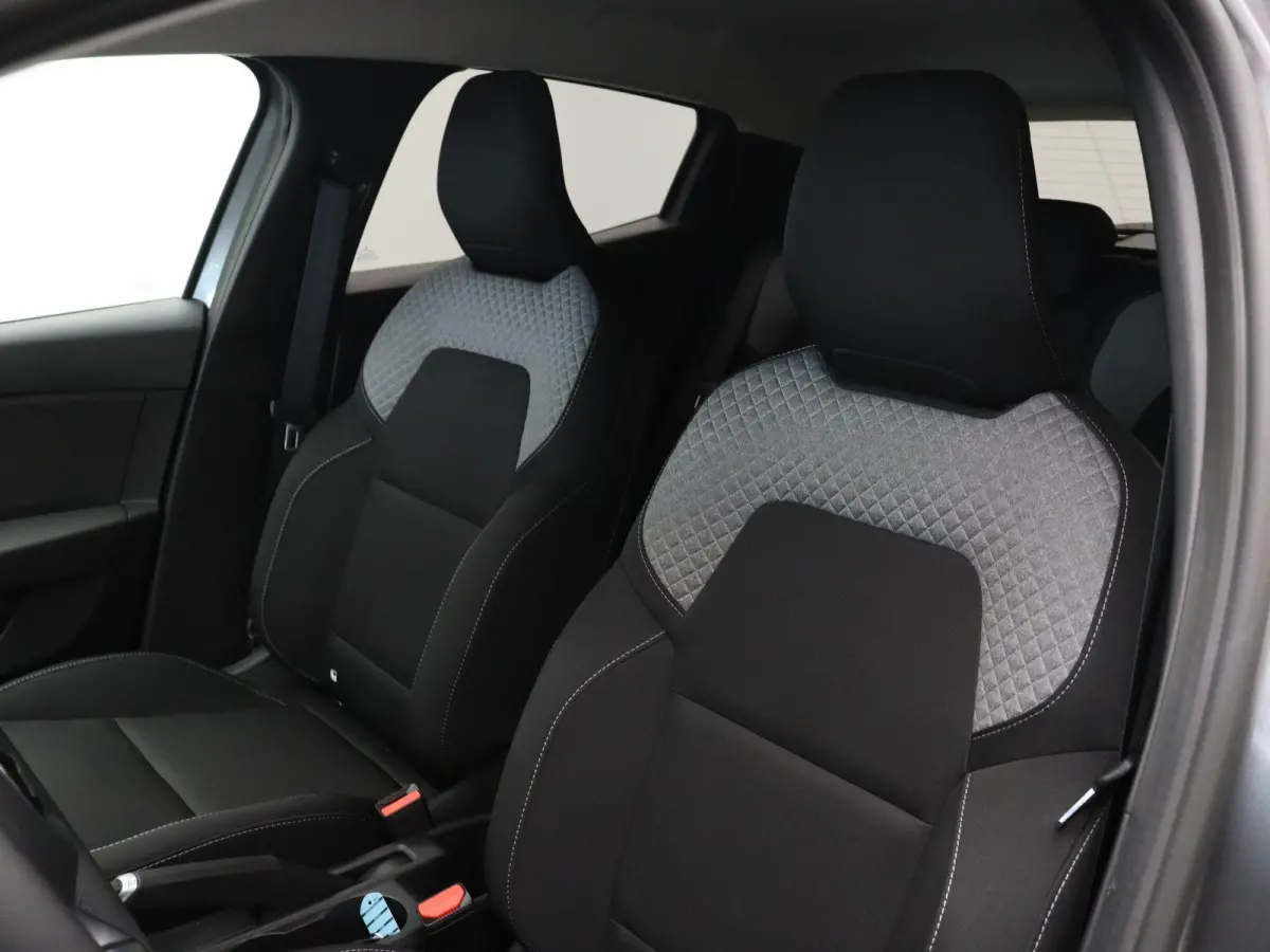 1.6 HEV Intense | Achteruitrijcamera | Automaat | Climate Control | Cruise Control |