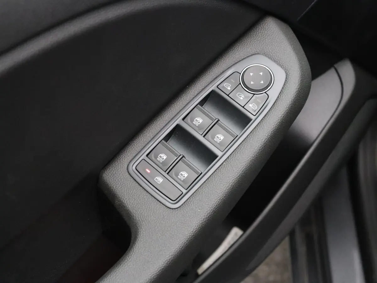 1.6 HEV Intense | Achteruitrijcamera | Automaat | Climate Control | Cruise Control |
